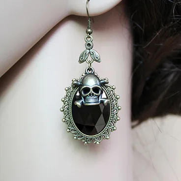 

Gothic Halloween Halloween Skull Ear Stud Vintage Earrings Cool Popular European and American Jewelry