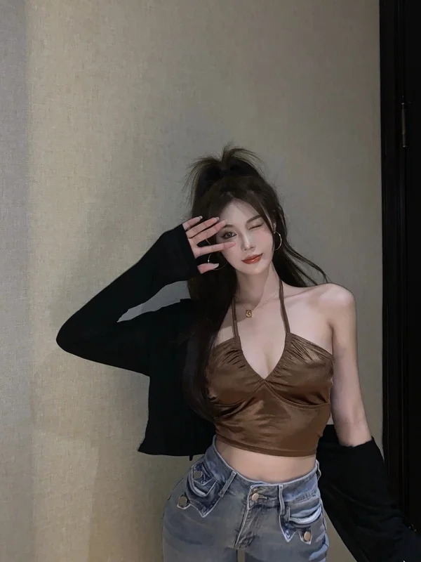 

Hot Girl Pure V-neck Hanging