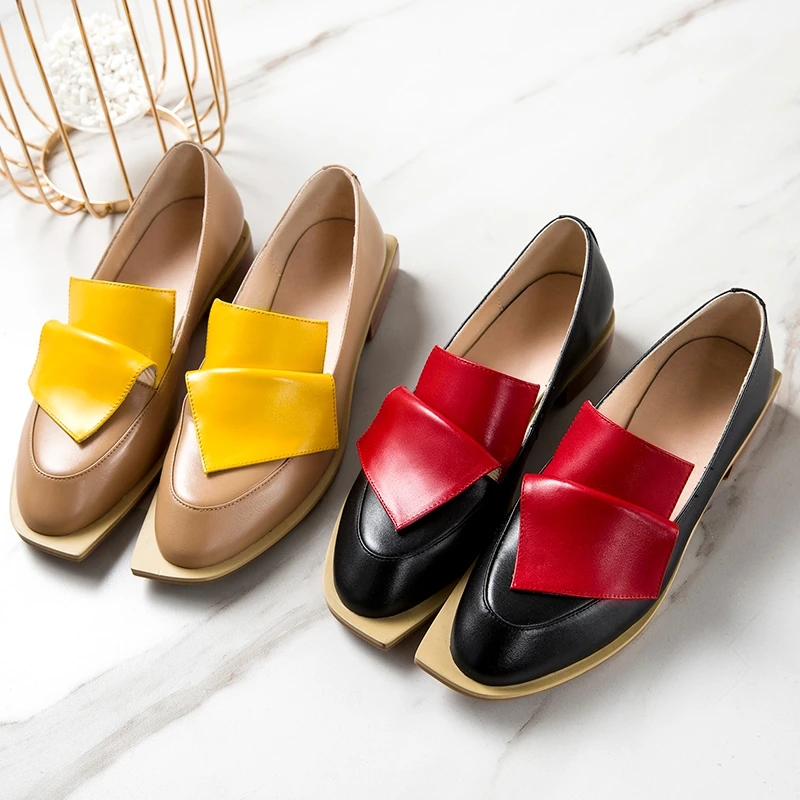 

INS hot women pumps plus size 22-26.5cm length Fashionable casual spring and autumn essential Two-color stitching ladies shoes