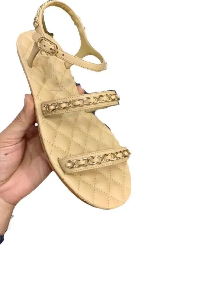 

Summer Design fashion Sandal top Quality beautiful Luxurys Designers Shoes Square comfortable Toe Heel Strange Style Slippers