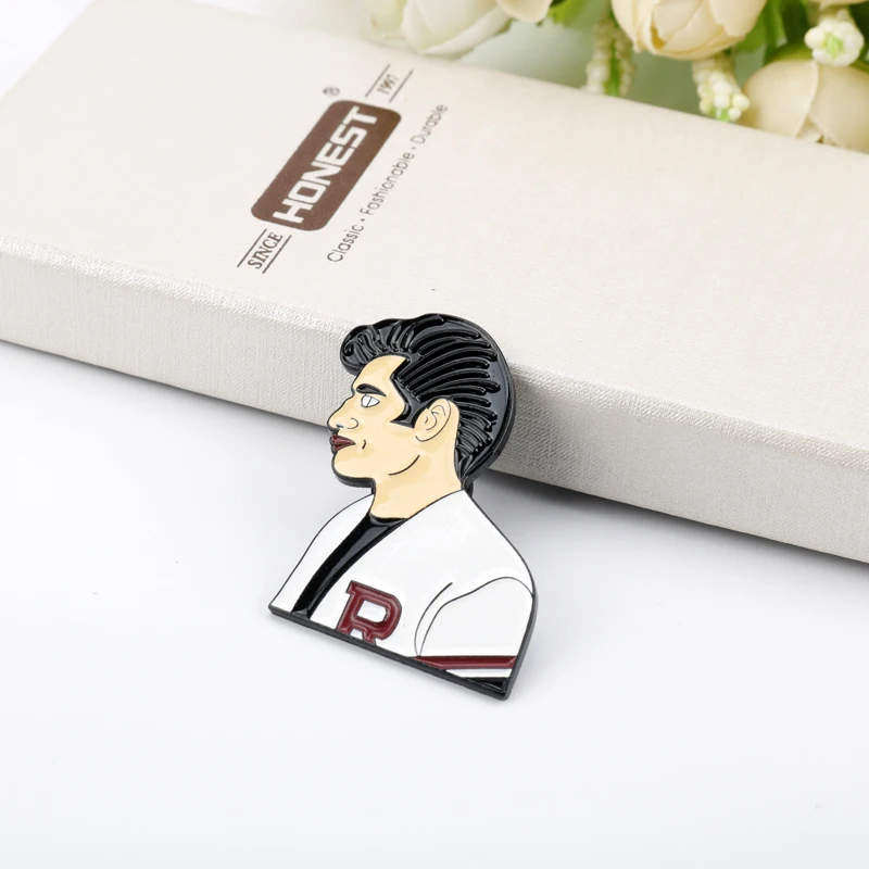 Эмалированная заколка песчаный Дэнни король и королева Покер любовь мультфильм