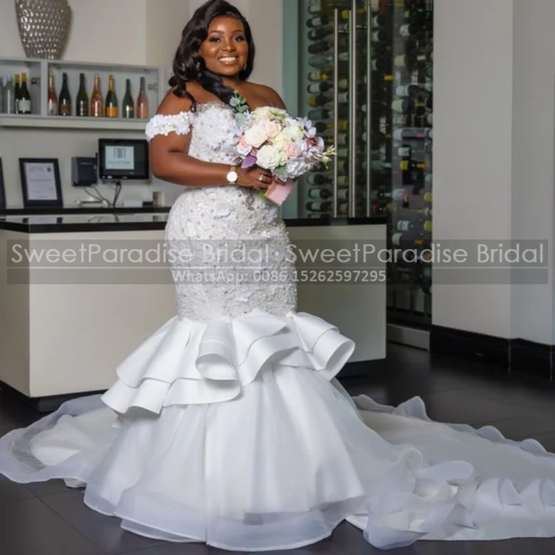 Белое пышное свадебное платье-Русалка с оборками аппликацией из бисера и топом