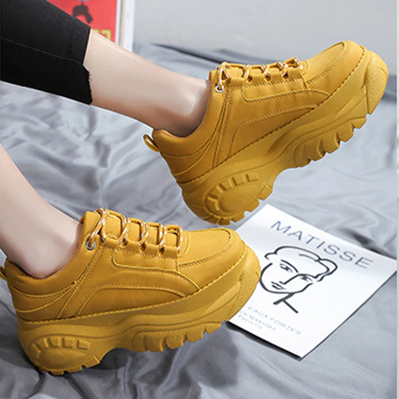 Женские кроссовки на массивной платформе Белые Повседневные вулканизированной