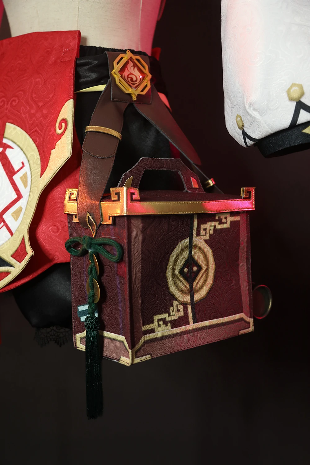 

Cosplaybuy Game Genshin Impact Yan Fei Handbag Cosplay Costume PU School Badge Wallet Package Collectibles Newt Waist Bag