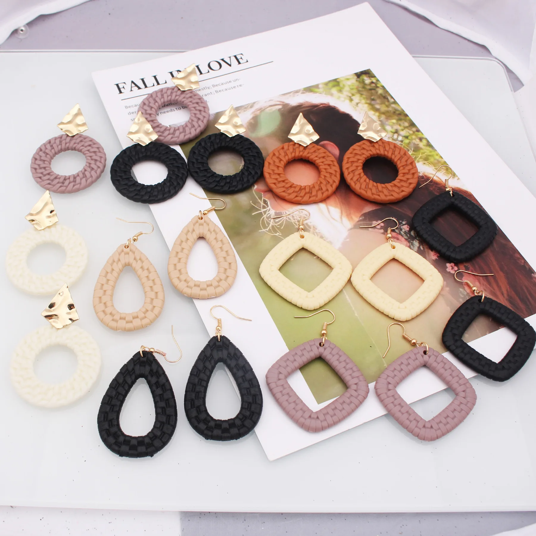 

Refreshing Fashion Hand Woven Hollow Plastic Irregular Women Fine Earrings Cute Girl Geometric Pendant Accessories Jewelry Gift