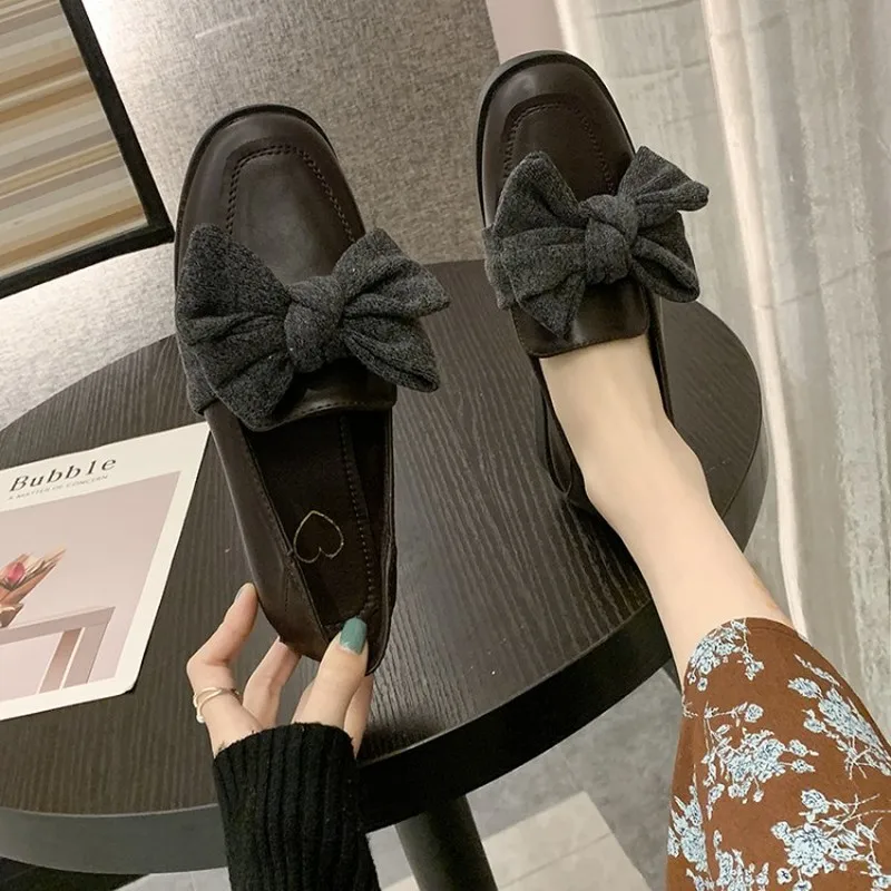 

High quality women's patent leather small shoes bow female Lok Fu shoes single shoes casual retro flat women's shoes Z16-10
