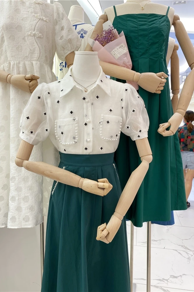 

2021 New Summer Fashion Breasted Embroidered Shirt Western Style Puff Sleeve All-Match Top for Women Blouse