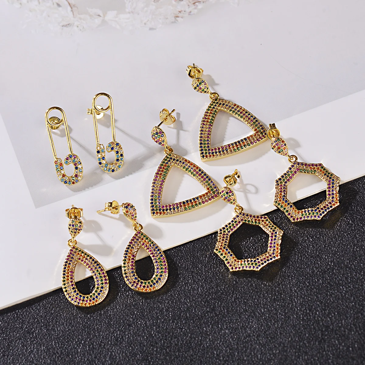 

Fashion Color Zirconium Earrings For Women Geometirc Gold Water Droplets Metal Circle Earrings Brincos 2021 Trend Jewelry Gift