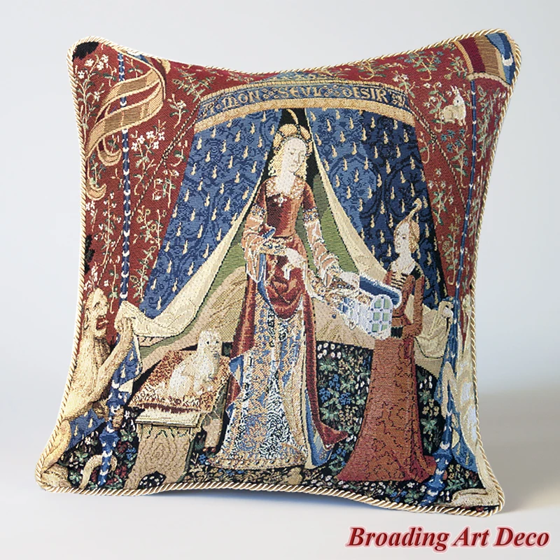 

Декоративная подушка BROADING ART DECO Lady & Unicorn - Desire