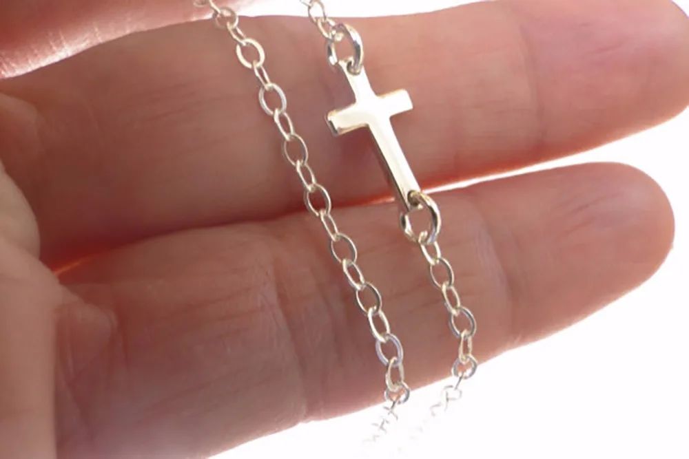 

1PC Fashion Cross Pendant Necklace Sideways Cross Necklace Women Tiny Jewelry Minimalist Fashion Statement Jewelry
