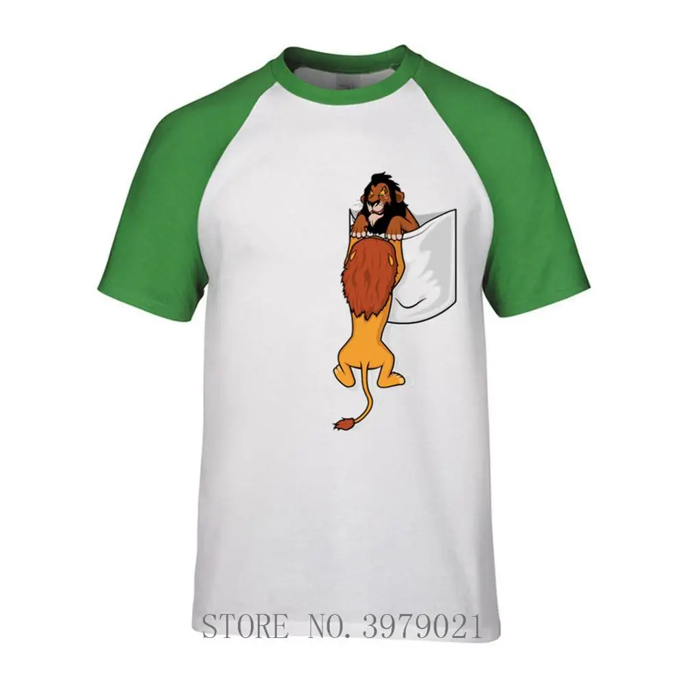 С принтом &quotКороль Лев: Симба в карман забавная Футболка мужская jollypeach 2019 Цвет