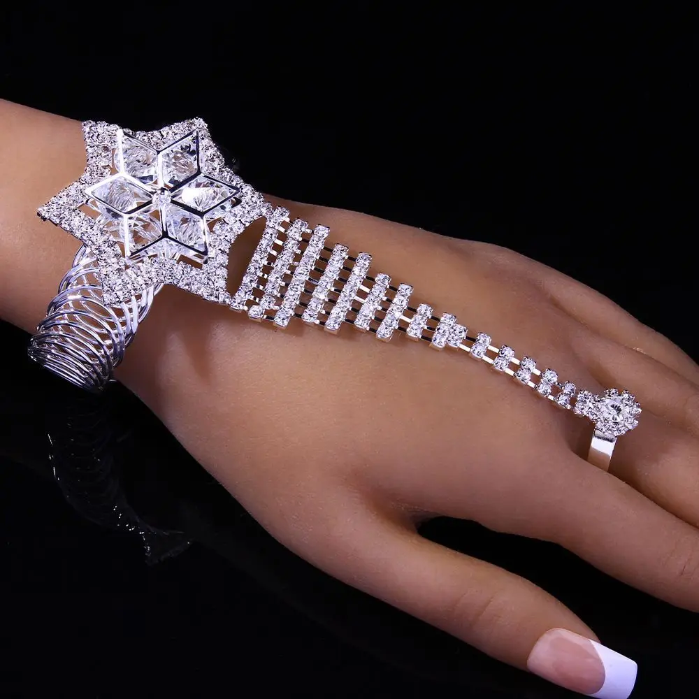 

Shiny Rhinestone Luxury Flower Type Finger Adjustable Bracelet Jewelry Sexy Ladies Prom Party Texture Bangle Hand Accessories