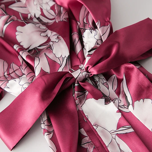 Owiter 2020 Floral Satin Bride Robe Bridal Party Gift Robes Silk Robe Bridesmaid Robes Flower Girl Robe Short dressing Bathrobe