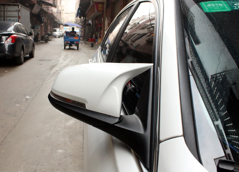 Колпачки для зеркала заднего вида из АБС-пластика черного и белого цвета в стиле