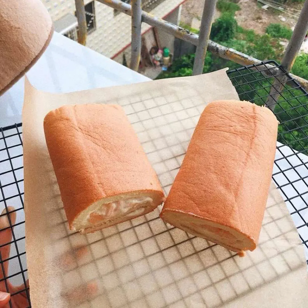 

100 Pieces Baking Paper Durable Parchment Paper Oil-proof and Waterproof Baking Gadgets High-temperature Resistance Kitchen Tool