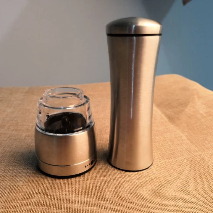 

Pepper Grinder Household Stainless Steel Manual Grinding Peppercorns Sea Salt Seasoning Pot Black Pepper Grinder Bottle
