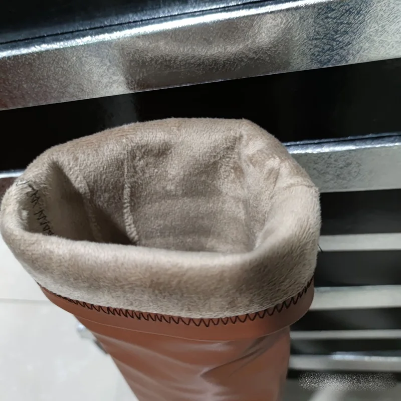 Брендовая обувь на толстом высоком каблуке сезон осень-зима высокие сапоги выше