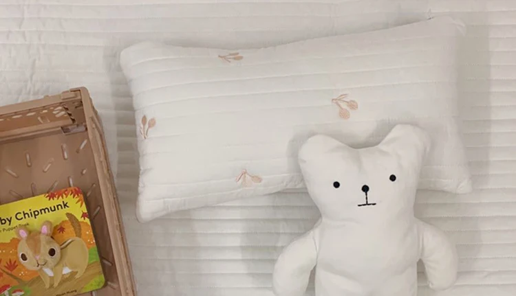 White pillow Корейское детское одеяло, Комплект постельного белья, хлопок, вишня, вышивка стеганая, Детские комплекты в кроватку, кровать, одеяло, s для новорожденного ребенка, девочка, мальчик, кроватка - Цвет: White pillow