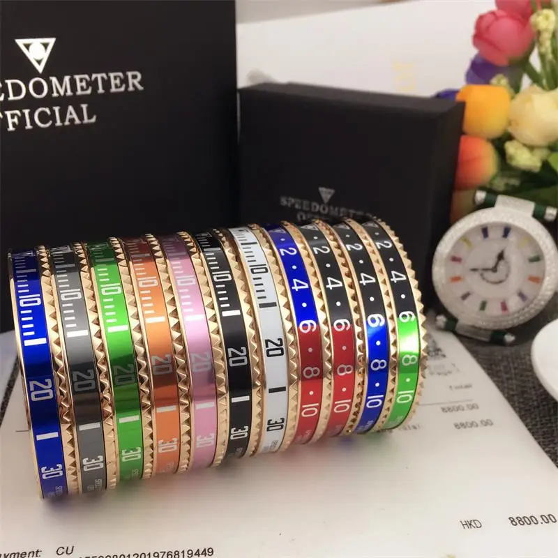 

Speedometer Open Tide Titanium Steel Men's and Women's Charm Bracelet Digital Scale Dial Water Ghost Man Woman Bangle Jewelry