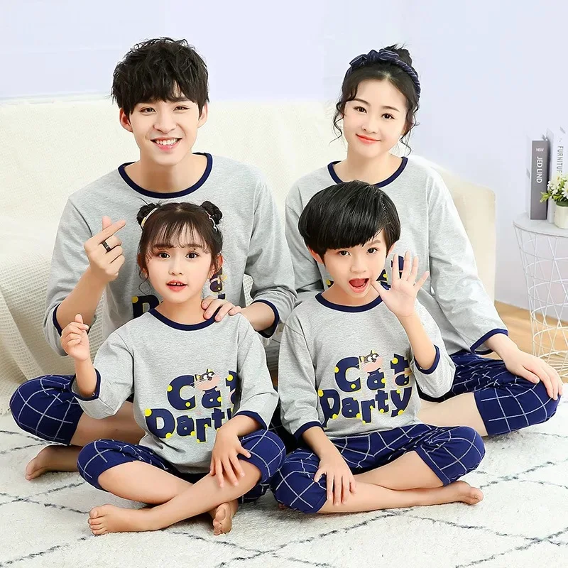 Пижама для мамы и дочки хлопковая семейная одежда мультяшный халат подходящая