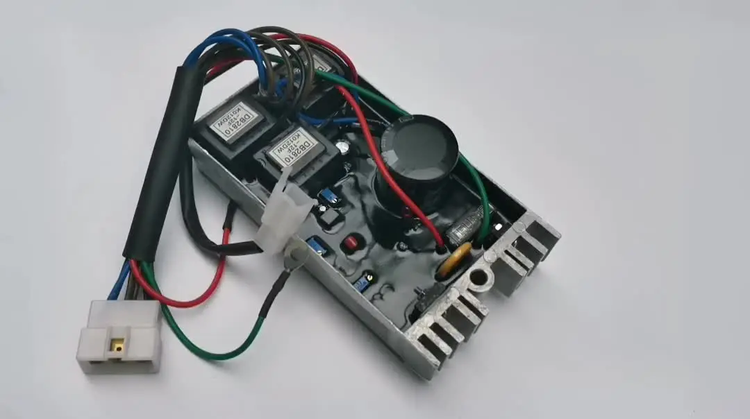 

Генератор AVR 20kw DAVR 150S KI-DAVR-150S
