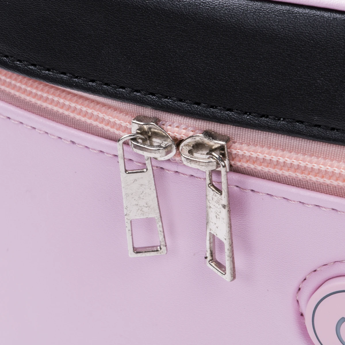 

Portable multifunctional UVC Storage bags With sterilization Function