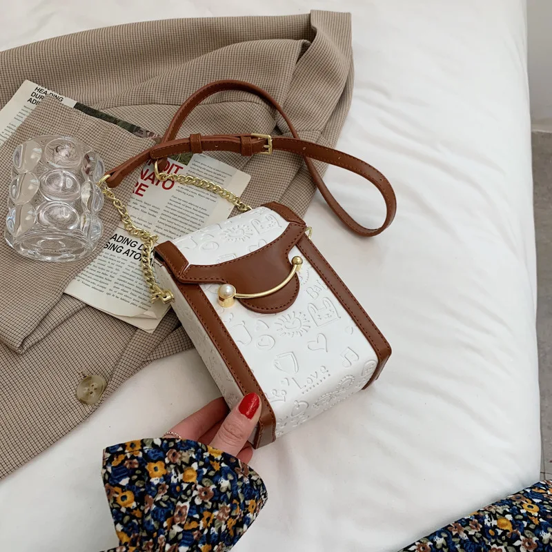 

Fashion Womens Handbags This Popular Small Women's Summer 2021 New Design Red Chain Messenger Bag Shoulder Mobile Phone Purses