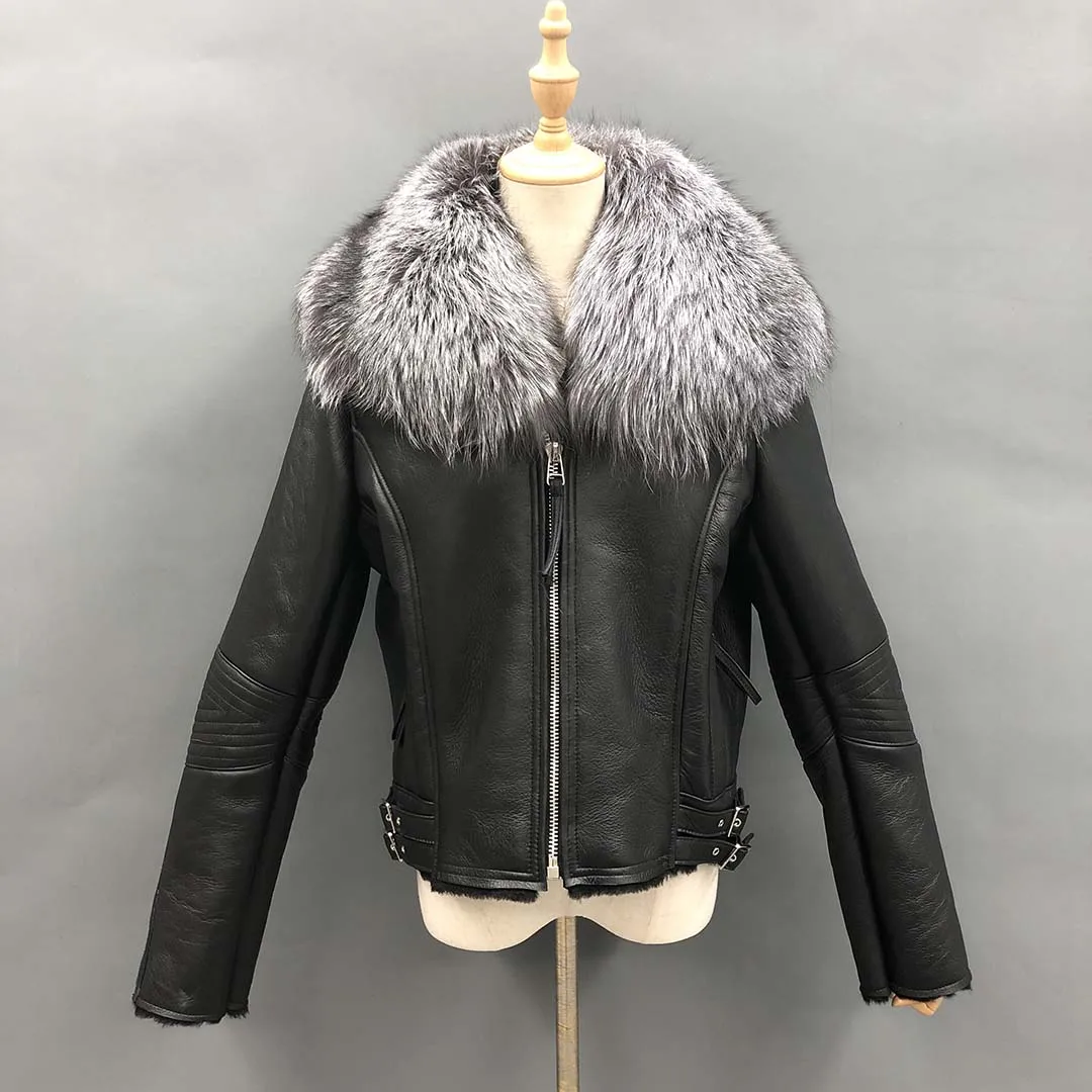 

Big Fox Fur Collar Woman Coat Casual Style Integrated Fur Overcoat Street Style Loose Coat