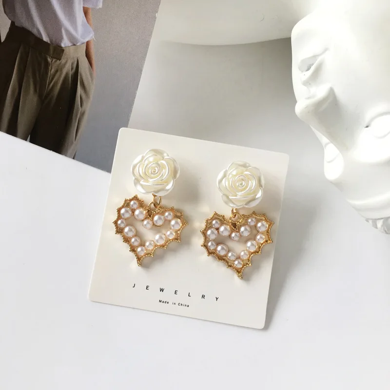 

Большие модные серьги с цветами и искусственными жемчужинами