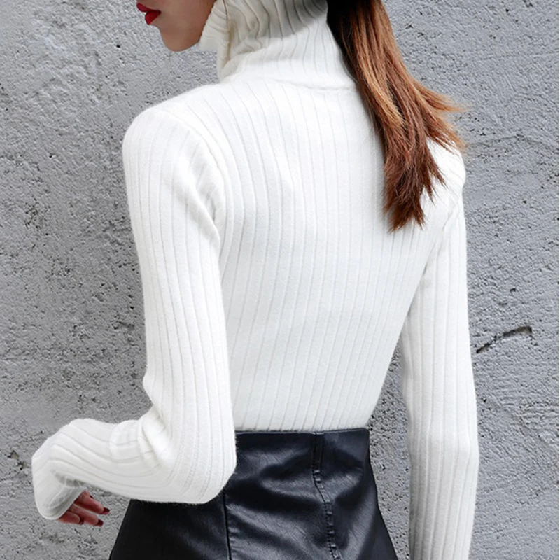 Свитер женский трикотажный с высоким воротником и рукавами на осень/зиму |