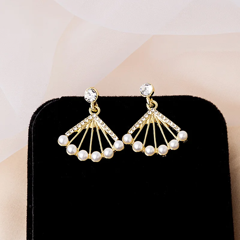 

Vintage Japan Korean Earrings for Women Sweet Imiation Pearl Fan Shape Crystal Bohemia Women's Dangel Earrings Girls Jewelry