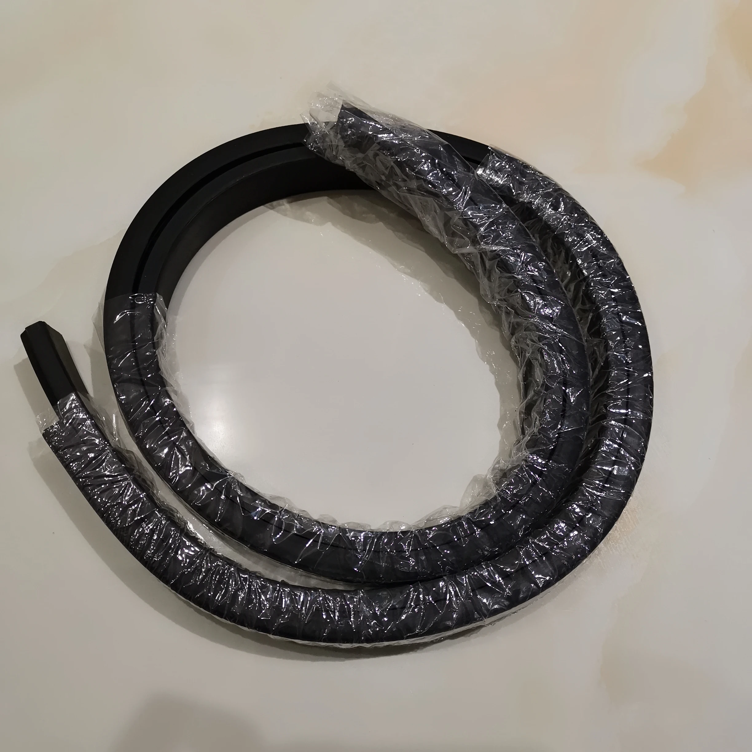 Одна пара (вверх и вниз) Пневматическая Тяговая лента/сетчатый ремень Зажимная