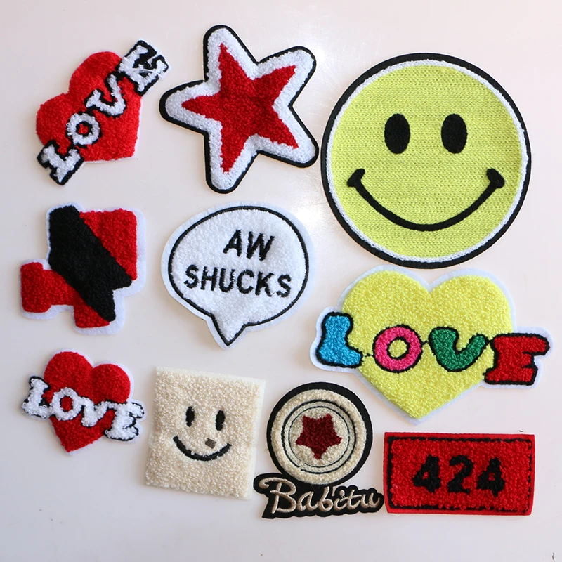 

2 Pcs Smiley face Dialog Box Love Heart shape Towel embroidery icon Iron on Patches for Clothing DIY Stripes Custom Badges
