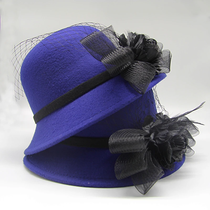 Женские головные уборы с помпонами из натурального меха и кружевными цветами