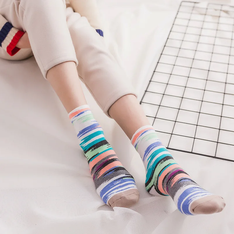 Новые яркие цвета радужные полосатые с рисунком смешные короткие носки Harajuku