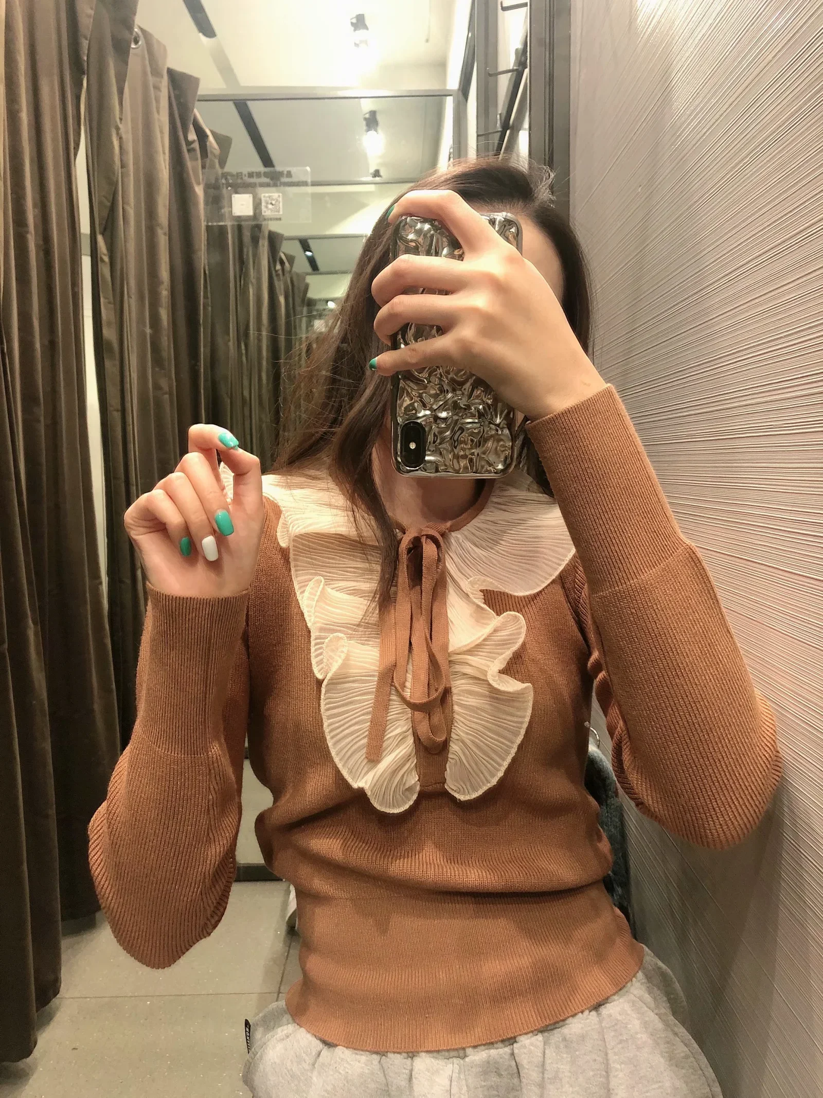 

Pullovers with corrugated stitched knit tops