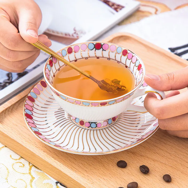 Европейская Камея дизайн розница дешевая чашка для чая и блюдце керамическое |