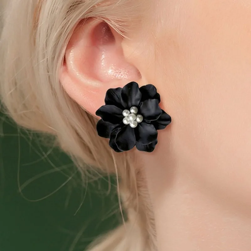 

Sexy Women Black Flower Earrings Party Club accessories Earrings fashion jewelry Korean Pearl Earrings trend 2020