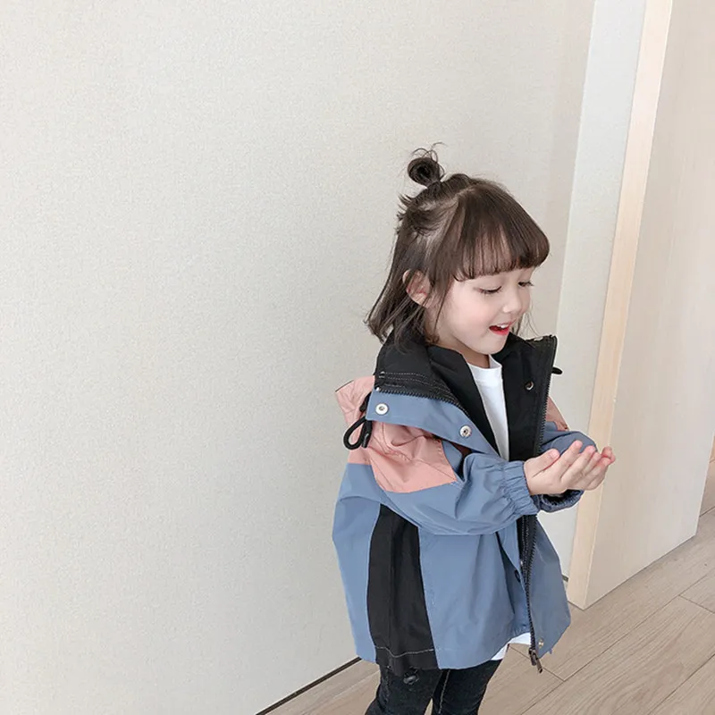 

DFXD 2020 корейская детская одежда для девочек ветровка Осенняя Новая модная Лоскутная куртка с капюшоном пальто для девочек 2-8 лет