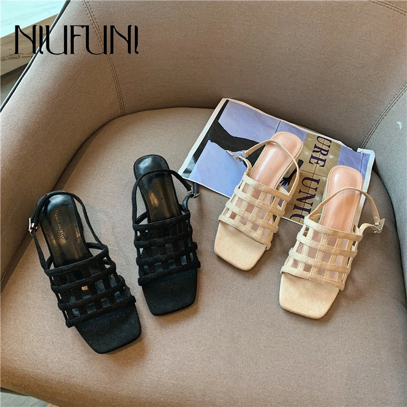 

Retro Fashion Hollow Thick Women's Sandals 2021 Summer New Open Toes Hasp Woven High Heels Square Toe Flock Casual Women's Shoes