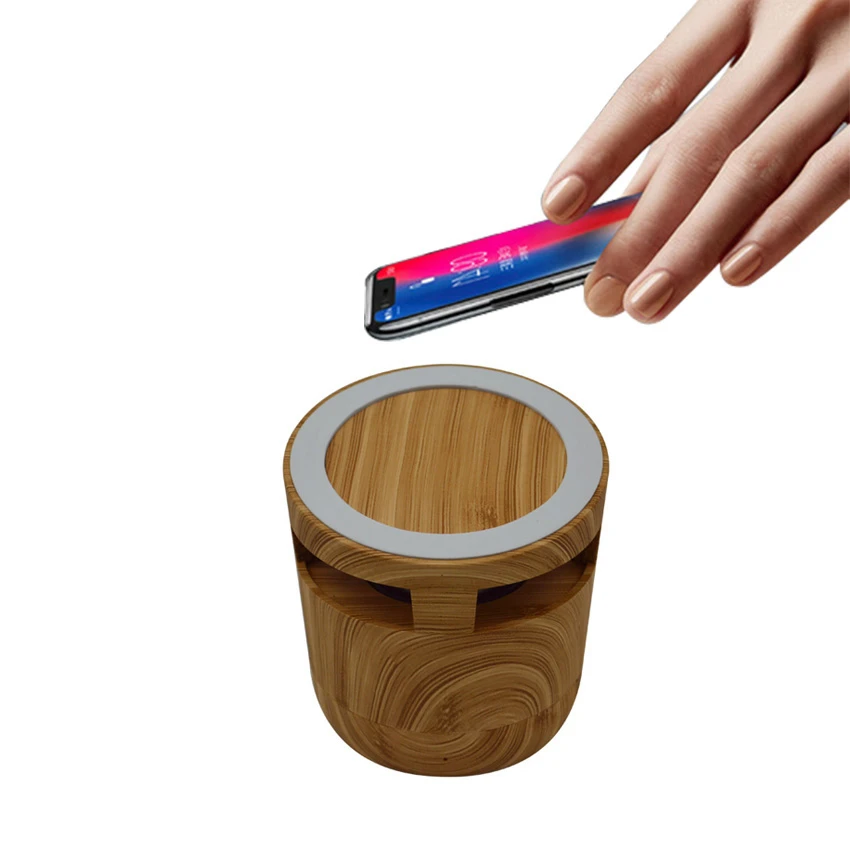 Беспроводная bluetooth колонка 2 в 1 с универсальным беспроводным зарядным