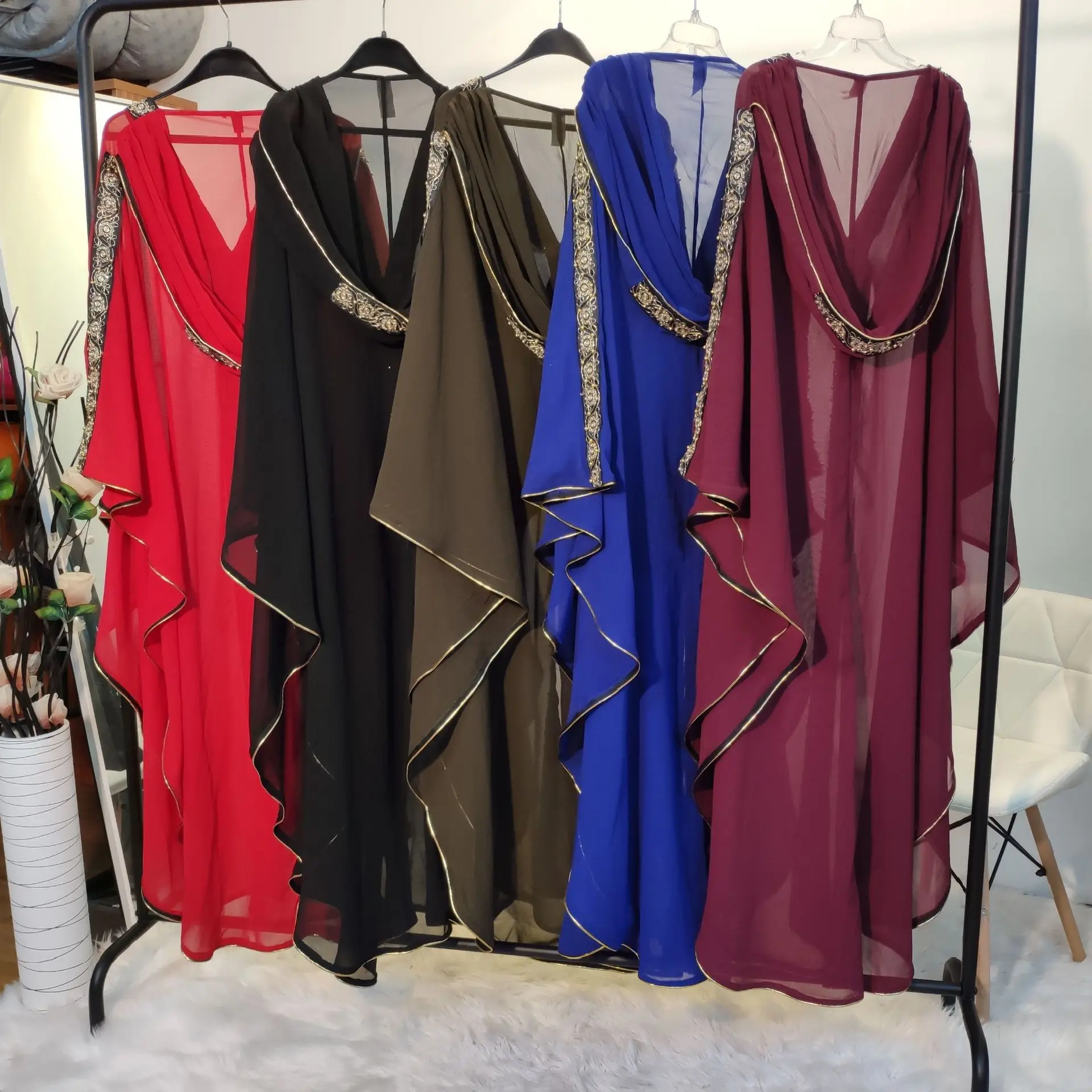 

Dubai Islamic Turkey abaya Elegant bat sleeved Long Muslim female muslim Dress female rivet beading cloak