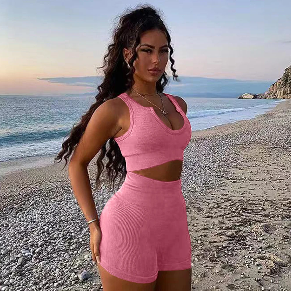 

Комплект спортивный женский однотонный из 2 предметов, спортивный топ без рукавов с глубоким V-образным вырезом и облегающие шорты