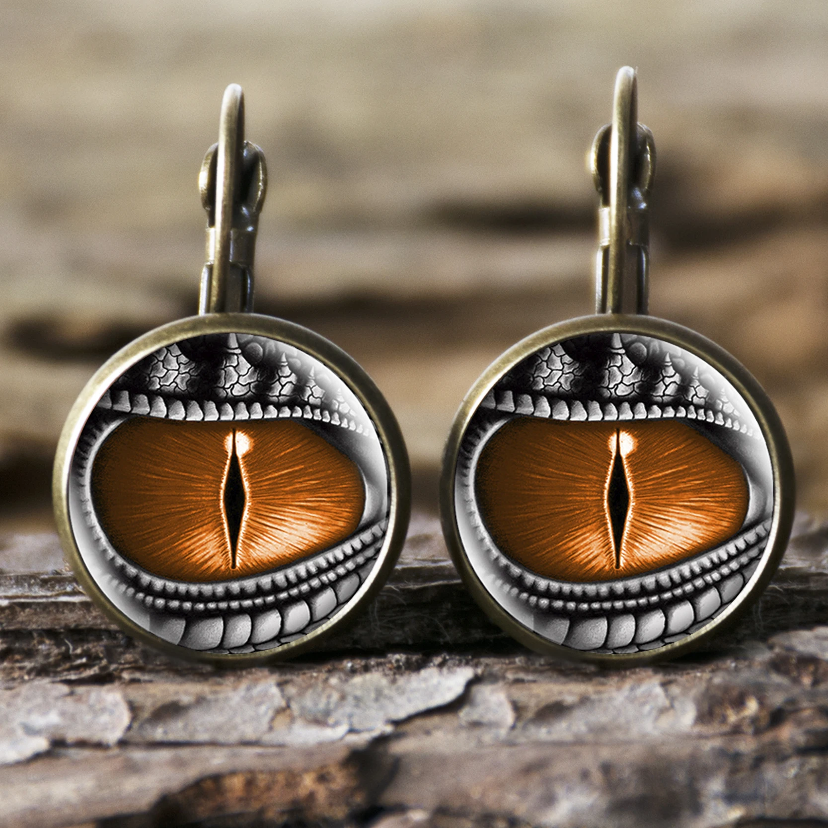 NEW Unique Ladies Dragon Eyes Round Earrings Glass Cabochon Hook Antique Bronze Jewelry Dia 16mmx16mm | Украшения и аксессуары