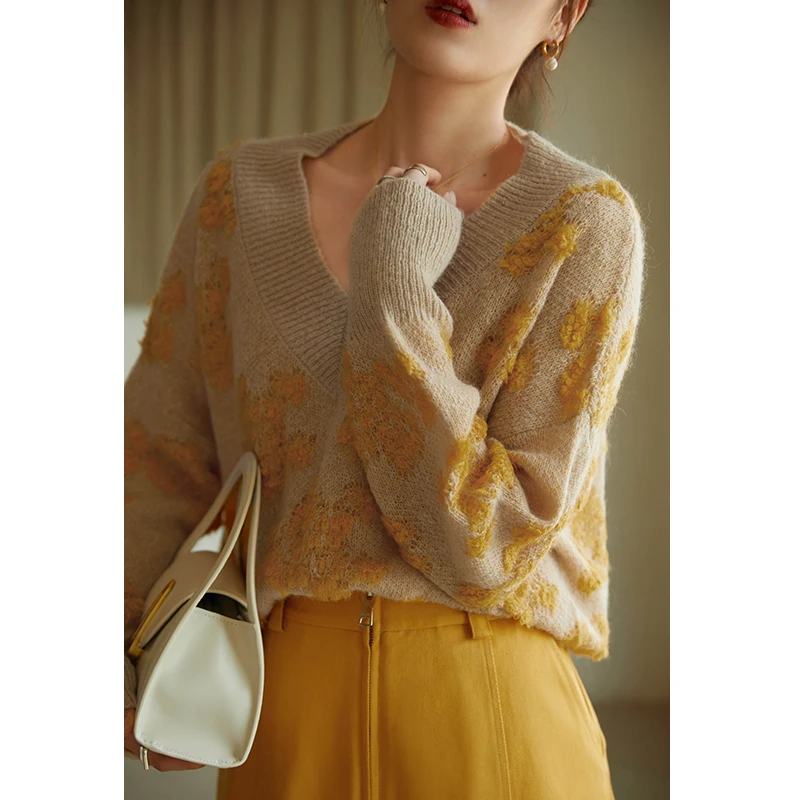 

Autumn Office Ladies Retro Temperament V-Neck Sweater Loose Slim Raglan Sleeves Knitted Pullovers Casual V-Neck Printed Sweaters