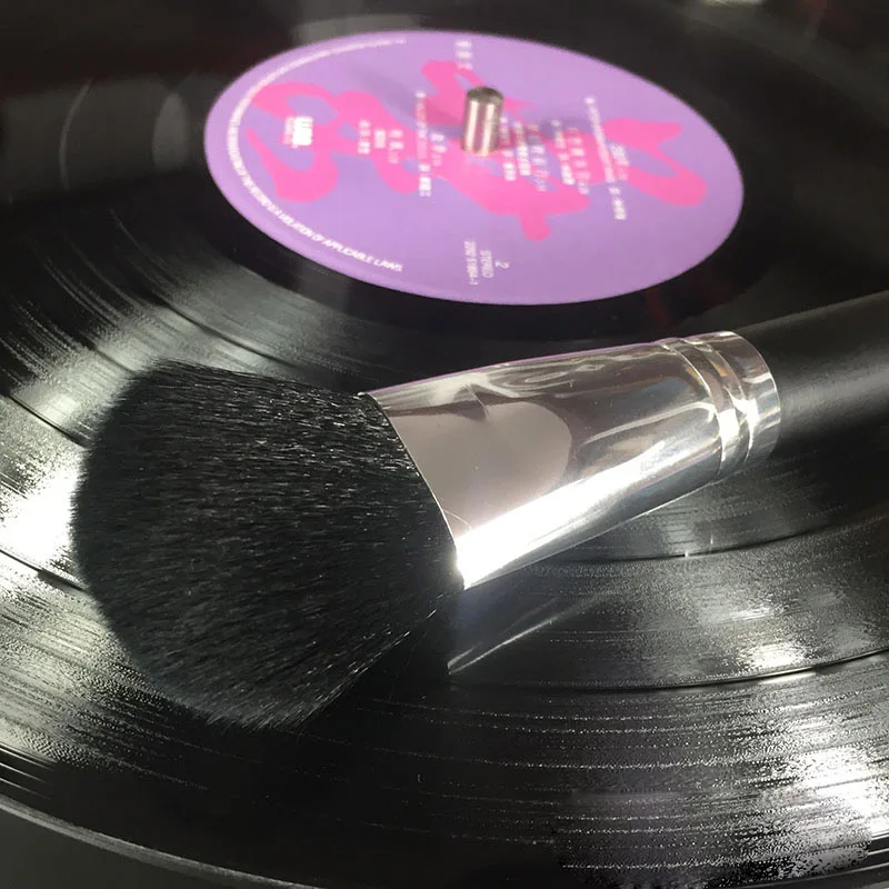 

NEW Useful Turntable Player Accessory LP Record Cleaner Cleaning Brush Vinyl Anti Static Dust Remover Brush for CD/LP