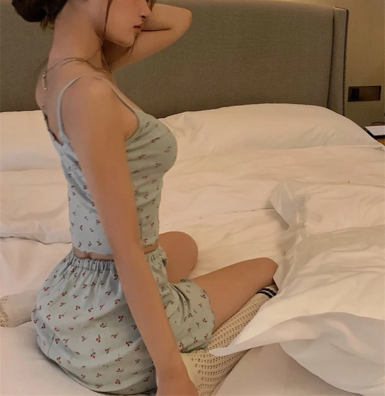 Комплект пижамный Женский летний серый топ без рукавов с цветочным рисунком и