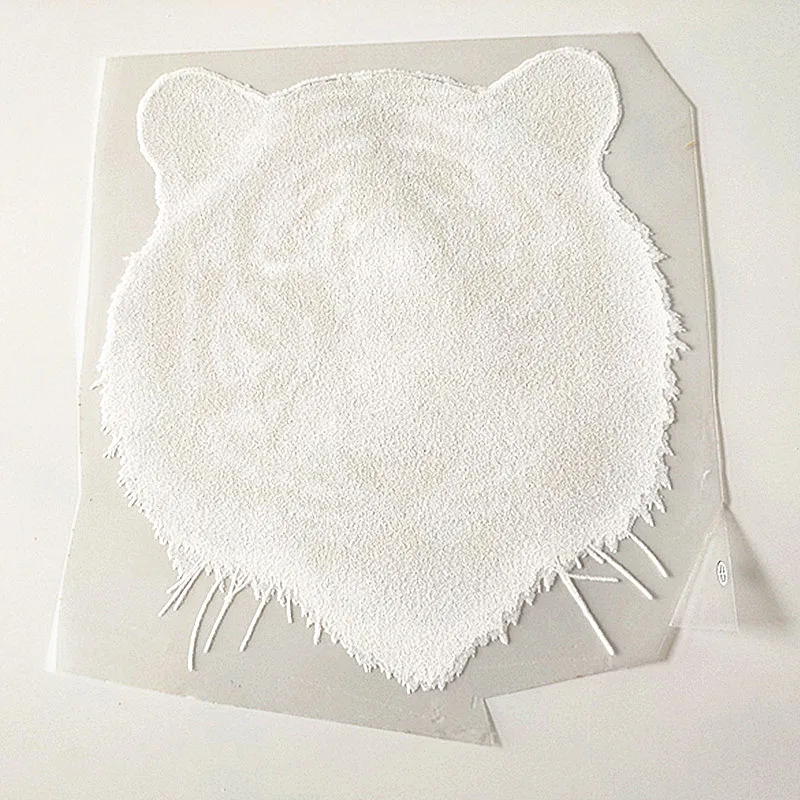 Белая футболка с принтом головы тигра женская утюга на нашивках для одежды