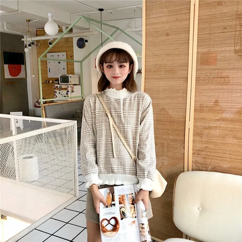 Рисунок 6 - Женский пуловер в клетку