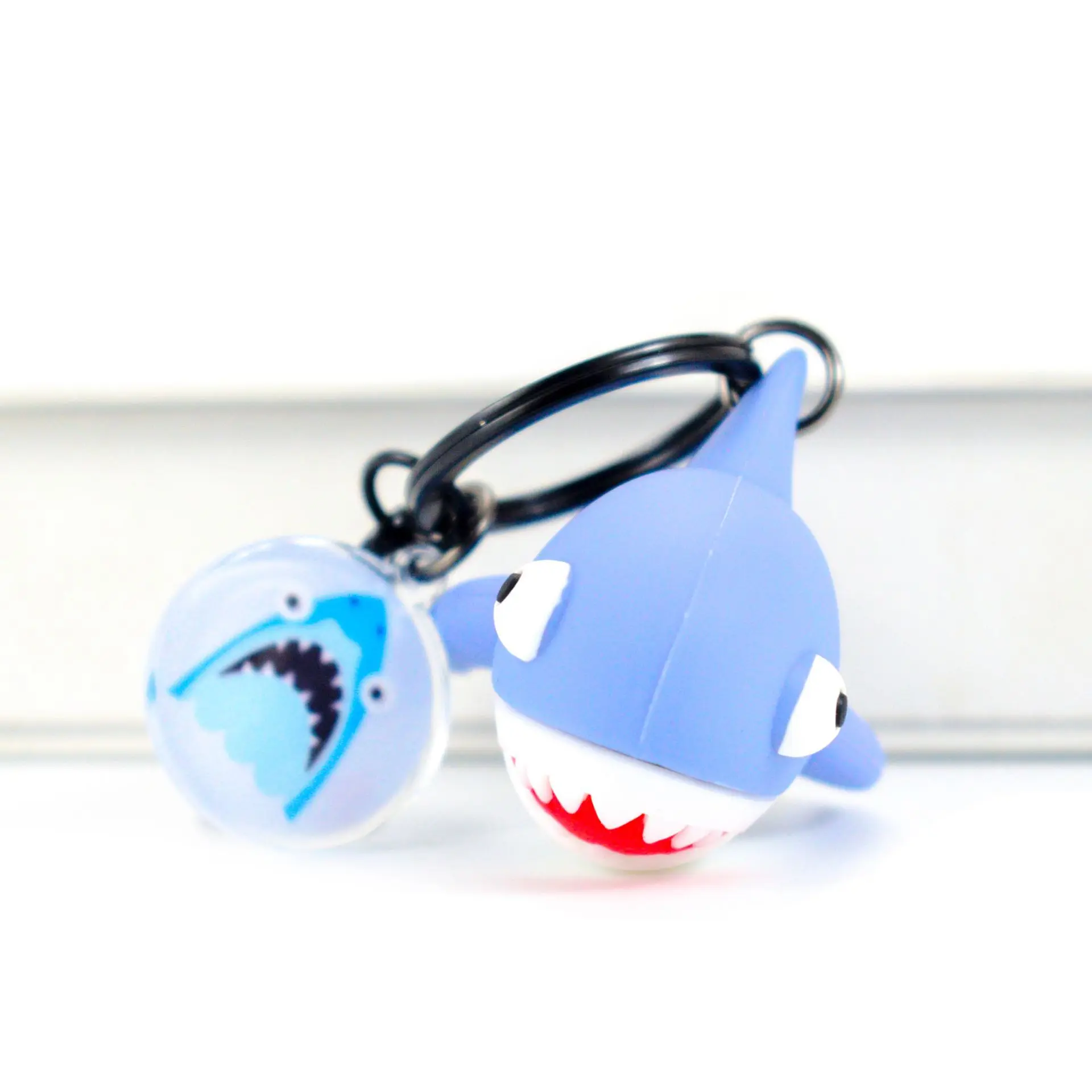 

2021 New 3d Cool Mini Shark Whale Keyring Serrated Pendant Three-Dimensional Small Doll Bag Hanging GiftsKeychainKeychains